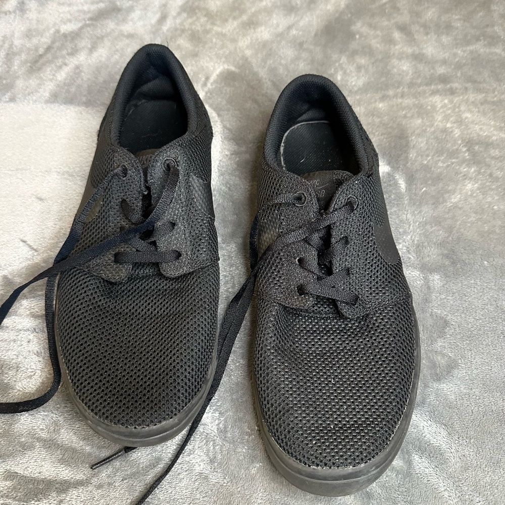 Nike SB tennis shoes